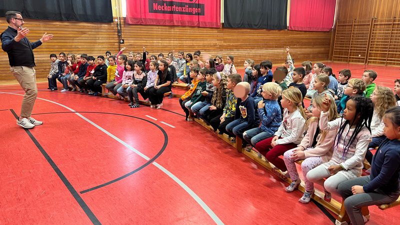 Bezauberndes Theaterstück „Lümmel“ bringt Spaß für Erstklässler