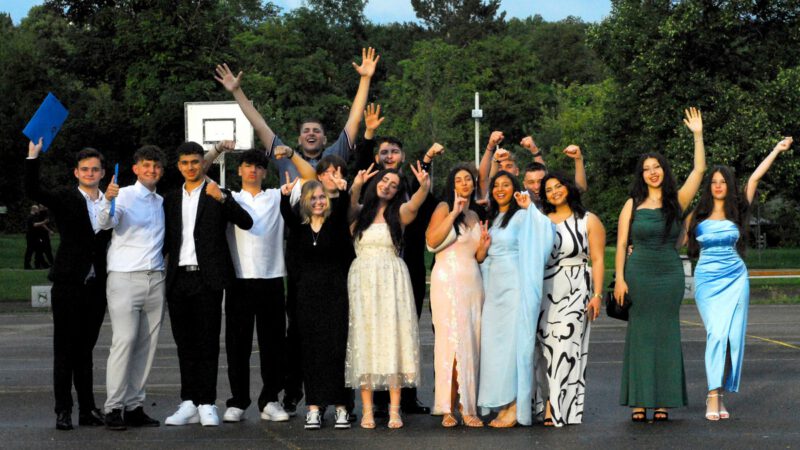 Eine Heldenreise zwischen Luftballons