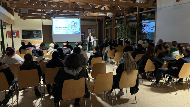 Generation Online – Klassenworkshops und Elternvortrag
