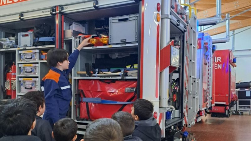 Besuch unserer Klassen 4 bei der Freiwilligen Feuerwehr