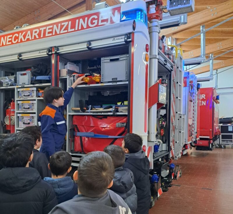 Besuch unserer Klassen 4 bei der Freiwilligen Feuerwehr